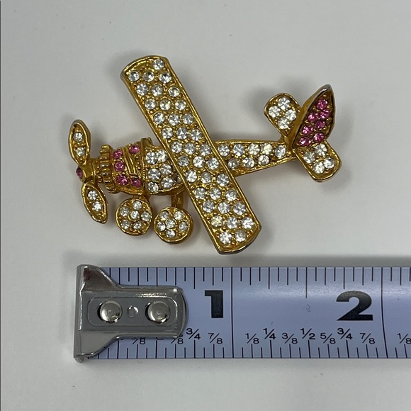 VINTAGE BROOCHES AND BOX BUNDLE OF 6 CAT HORSE AIRPLANE SANTA CROSS GOLD SILVER - Picture 6 of 16
